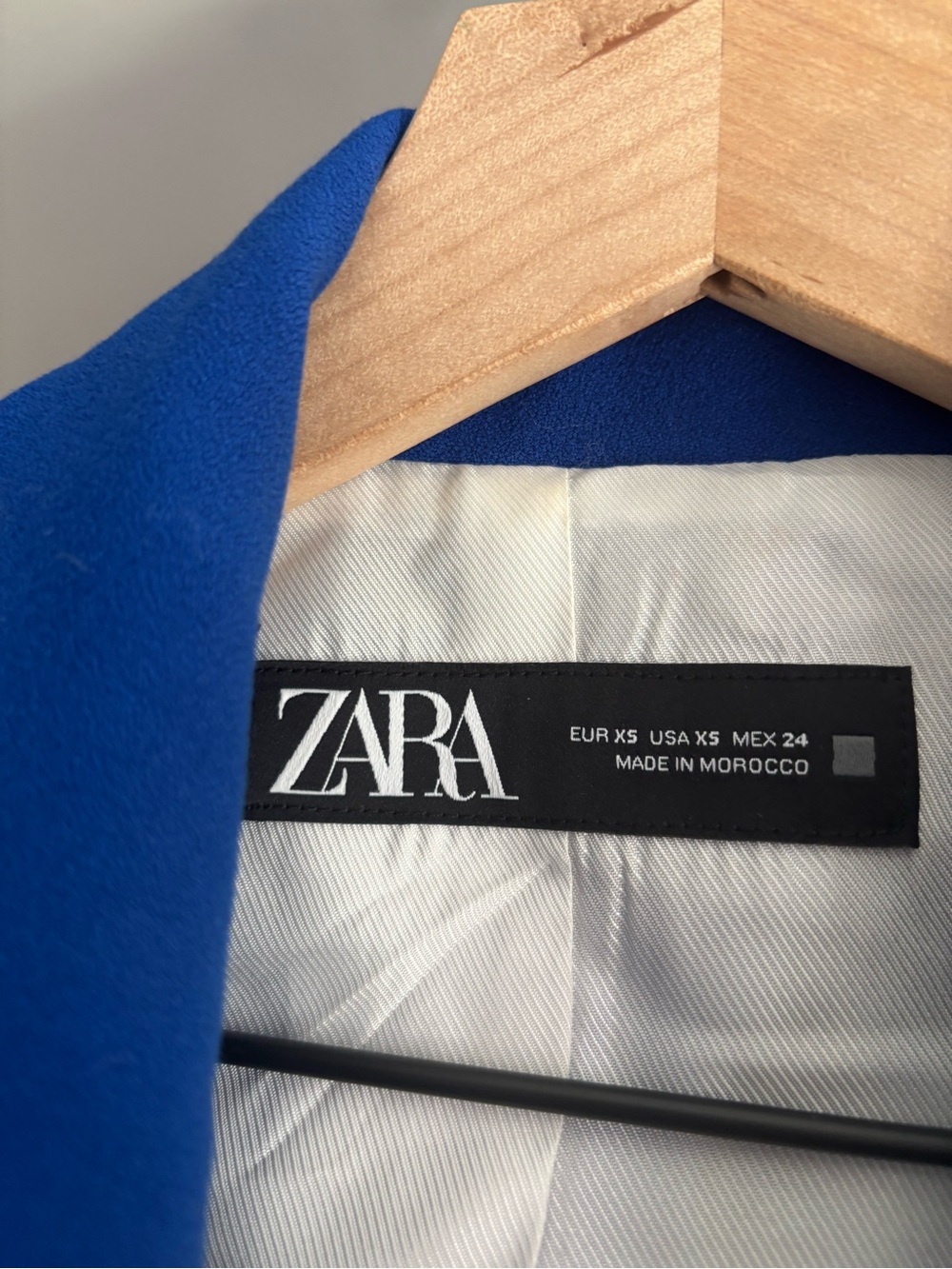 Zara Cobalt Blue Blazer with Gold-Tone Detail - Picture 2 of 4
